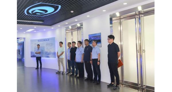 新疆前海集團(tuán)領(lǐng)導(dǎo)一行調(diào)研長嶺紡織機(jī)電產(chǎn)業(yè)丨攜手合作再譜項(xiàng)目建設(shè)新篇章